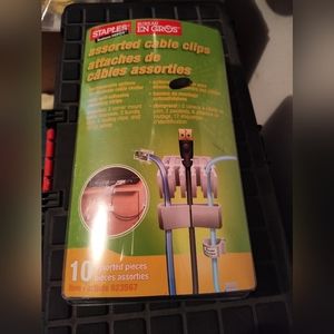 NWT Staples assorted computer cable clips